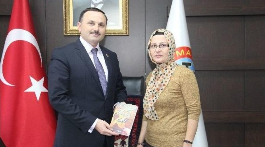 Soma&rsquo;da Şehit Madenci Eşi Kitap &Ccedil;ıkardı