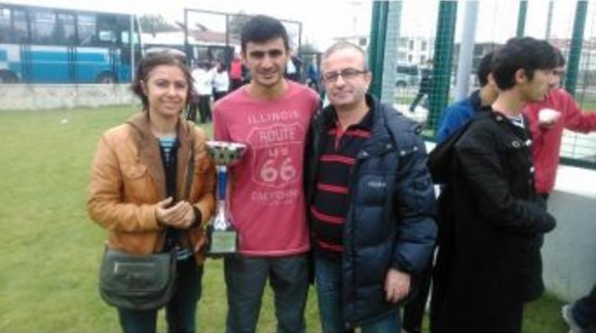 İdilli Genç Atlet Türkiye 1. Oldu