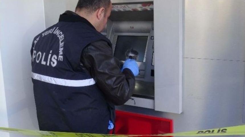 Atm’de Kart Kopyalama Düzeneği Bulundu