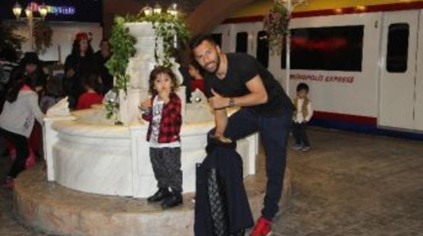 Milli Futbolcu Yasin &Ouml;ztekin Oğlu Mira&ccedil;&rsquo;la Minopolis&rsquo;te