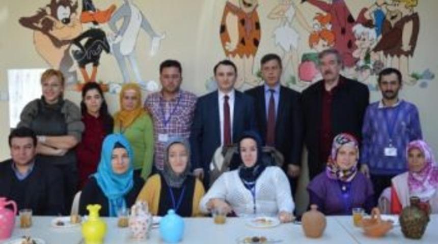 İvrindi&rsquo;de Engellilere Kaymakam Desteği