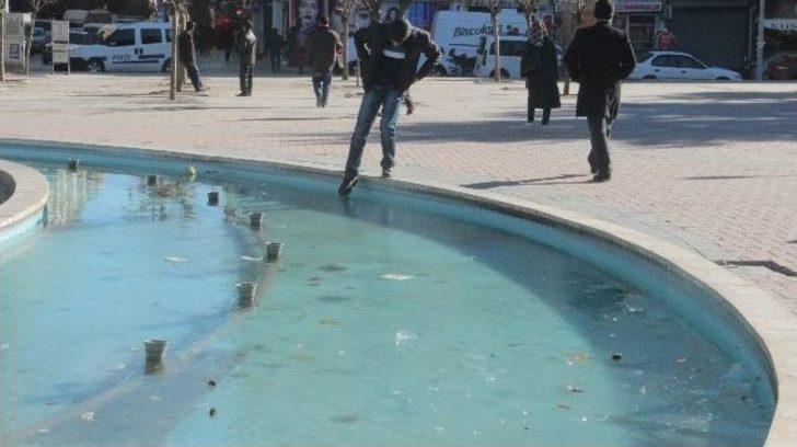 Elazığ’dan Süs Havuzları Dondu G1