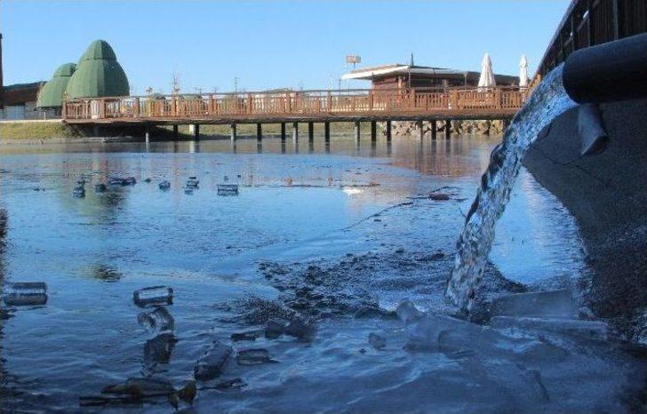 Elazığ’dan Süs Havuzları Dondu G4
