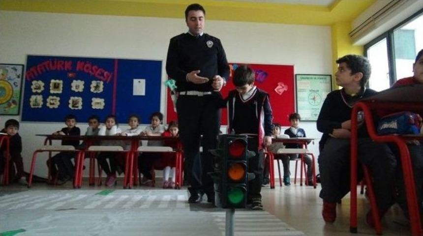 Ted&rsquo;li &Ouml;ğrenciler Trafik Dedektifi Oldu