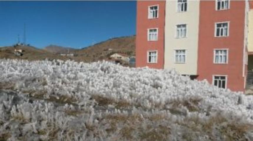 Patlayan Su Şebekesi Kartpostallık G&ouml;r&uuml;nt&uuml; Ortaya &Ccedil;ıkardı