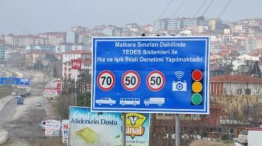 D 110 Karayolunu Kullanan S&uuml;r&uuml;c&uuml;lere Tedes Uyarısı