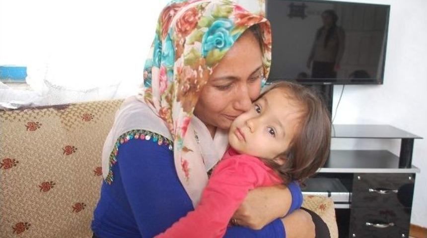 Kanser Hastası Kadın Tedavi İ&ccedil;in Yardım Bekliyor