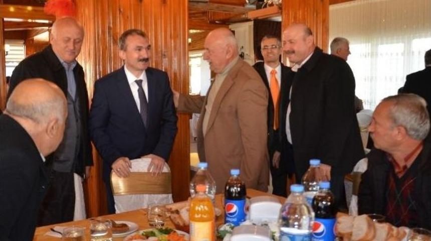 Ak Parti&rsquo;den Muhtarlara Yemek