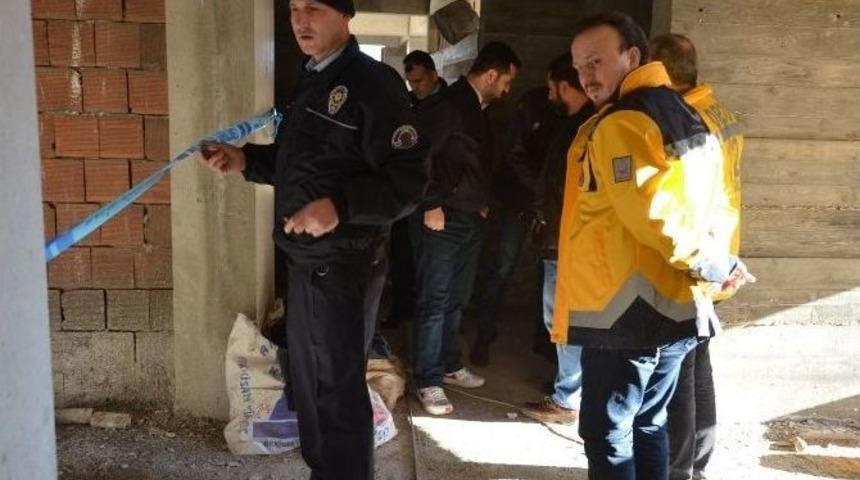 Asans&ouml;r Boşluğuna D&uuml;şen İş&ccedil;i &Ouml;ld&uuml;