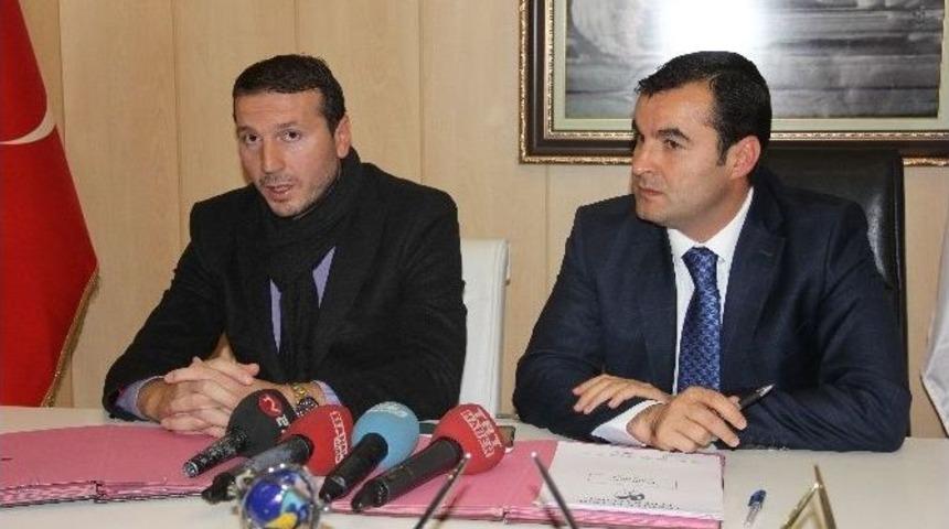 B&uuml;y&uuml;kşehir Belediyespor Bayram Bektaş İle S&ouml;zleşme İmzaladı