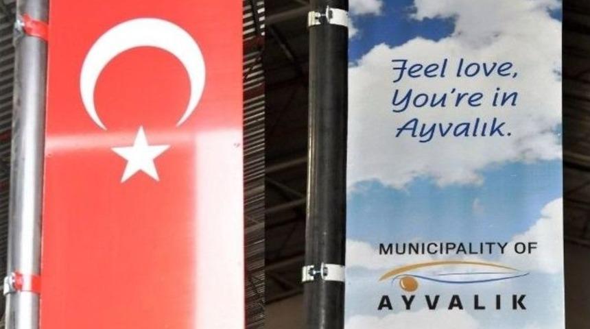 Ayvalık Belediyesi Kentin Vitrinini G&uuml;zelleştiriyor