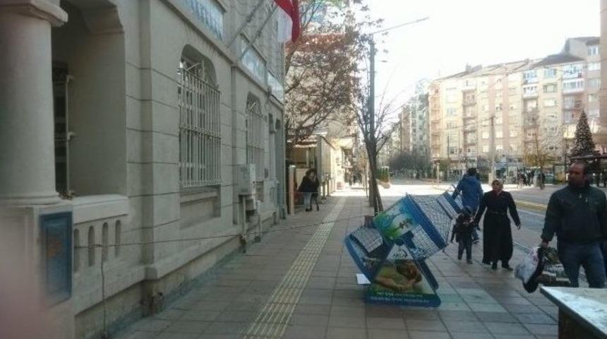 &Ccedil;atıda Akrobatik Temizlik