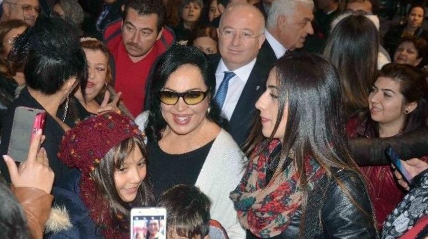 Sultan Sinemaya D&ouml;n&uuml;yor