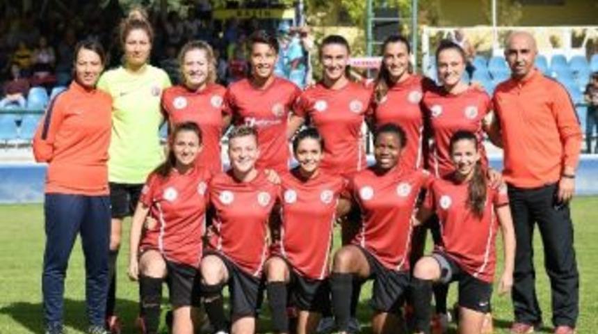 Paşa&rsquo;nın Kadınları Trabzon İdmanocağı&rsquo;na Diş Biliyor