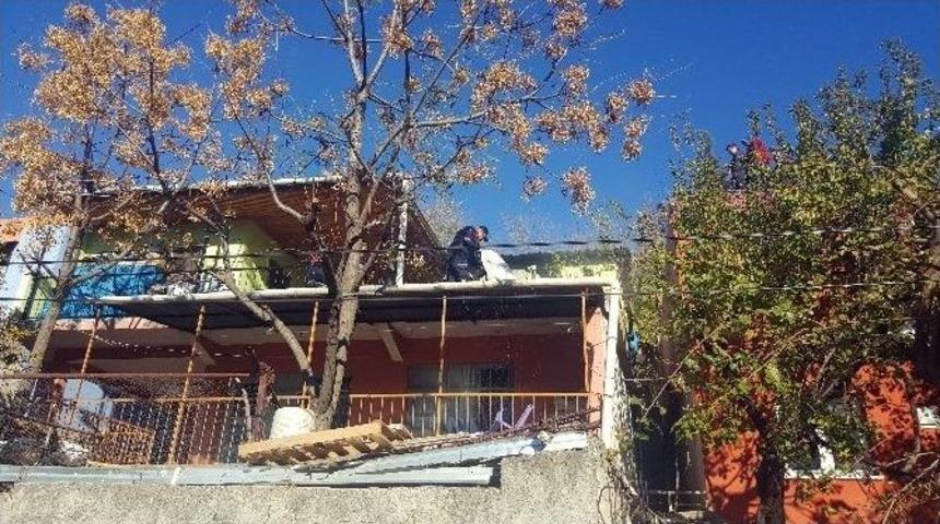 Evde Yalnız Bırakılan &Ccedil;ocuklar Evi Yaktı