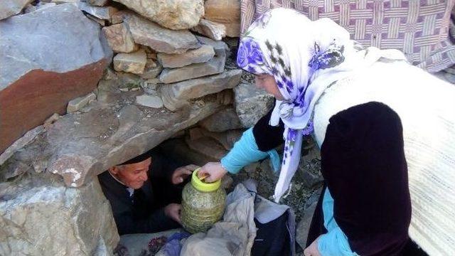 Hakkari’de Mağaralar Buzdolabı Olarak Kullanılıyor