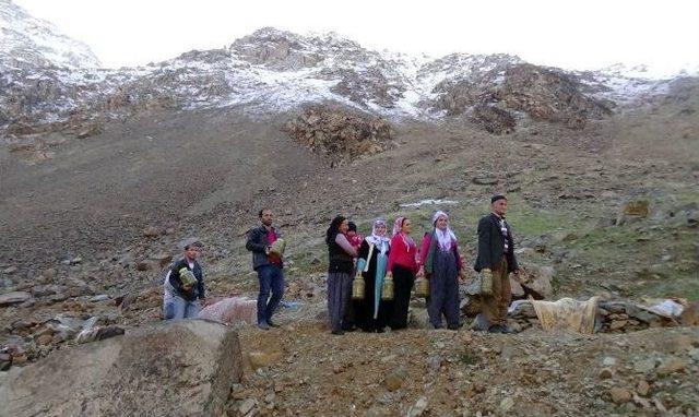 Hakkari’de Mağaralar Buzdolabı Olarak Kullanılıyor