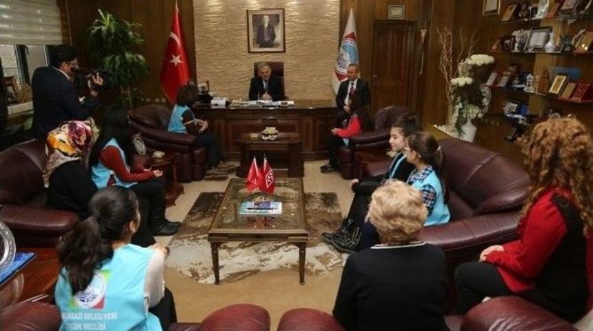 İkiz Başkanlar, Melikgazi Belediye Başkanı Memduh B&uuml;y&uuml;kkılı&ccedil;&rsquo;ı Ziyaret Etti