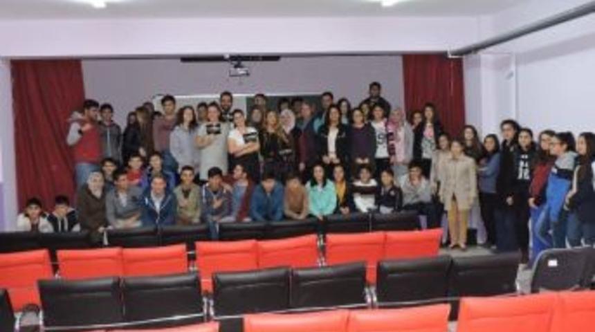 Kanserde Erken Tanının &Ouml;nemi Anlatan Tiyatro Oyunu Beylikova&rsquo;da Sahnelendi