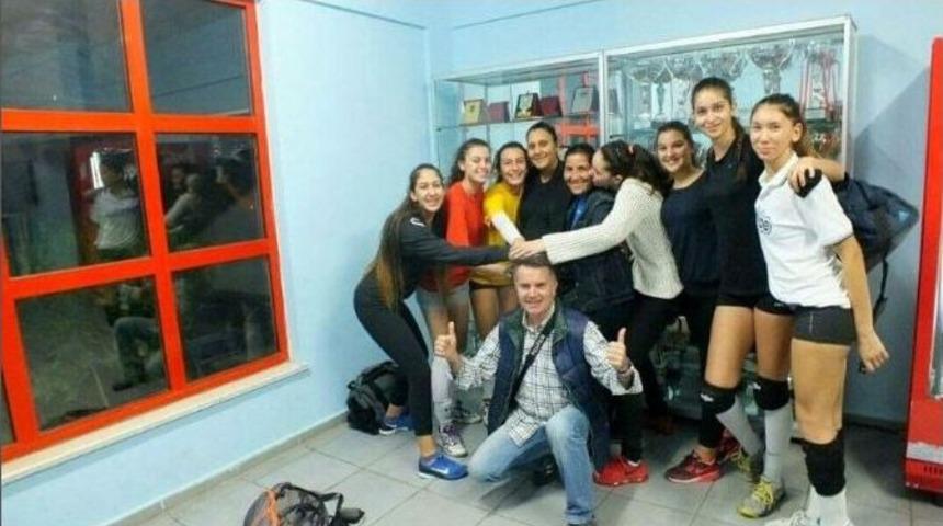 Kepez&rsquo;den Voleybol Milli Takımı&rsquo;na 8 Sporcu