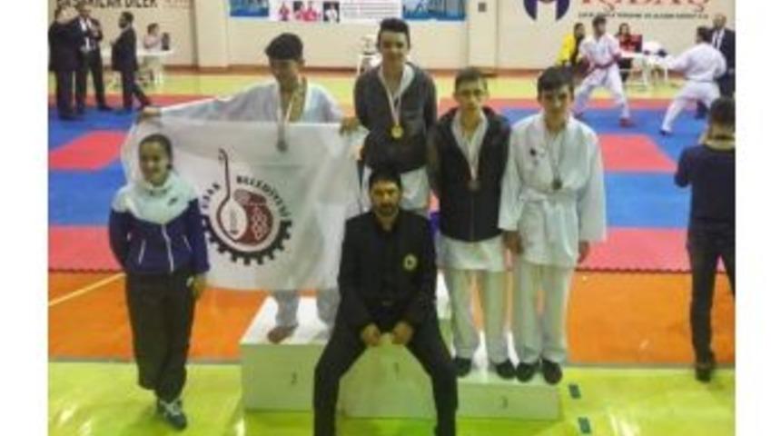 Akkaya Altın Madalyayla Döndü