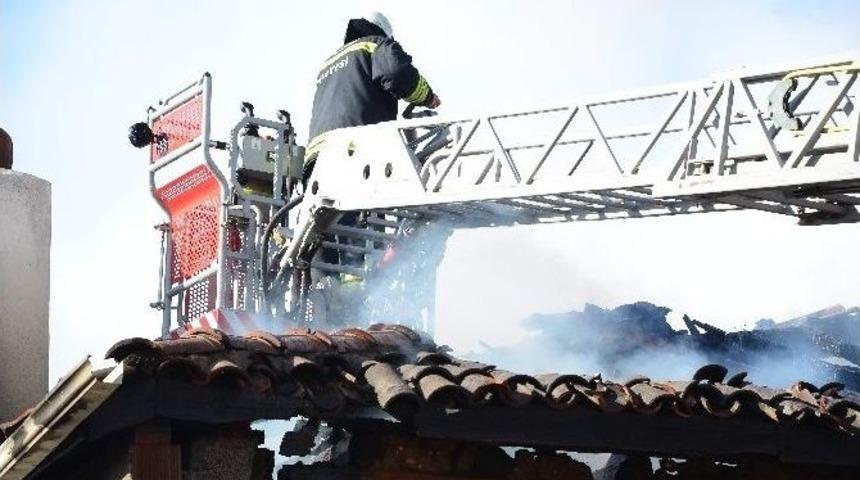 Tarihi Tescilli Bina K&uuml;l Oldu