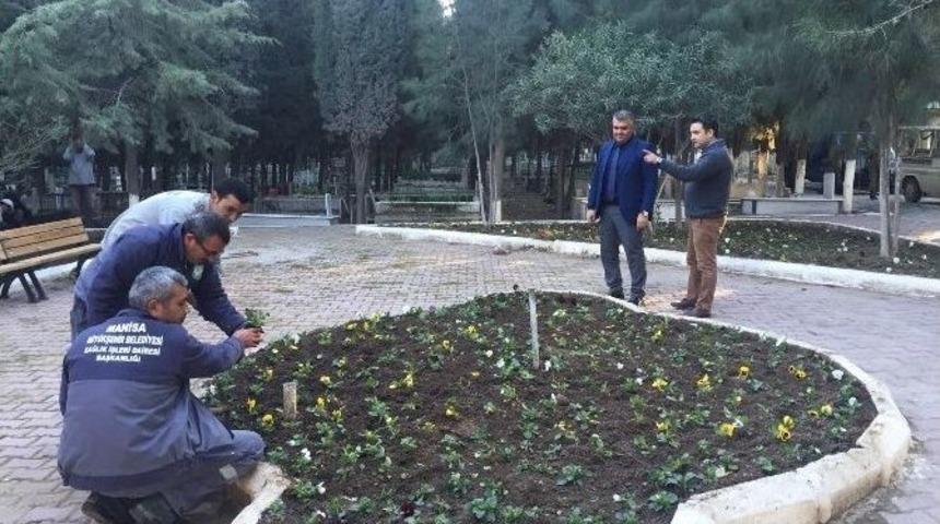 Şehitliğe B&uuml;y&uuml;kşehir Eli Değdi