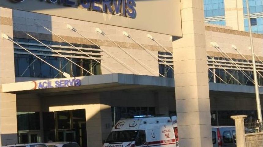 Siirt&rsquo;te Trafik Kazası: 2 &Ouml;l&uuml;, 4 Yaralı