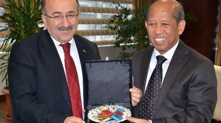 Endonezya&rsquo;nın Ankara B&uuml;y&uuml;kel&ccedil;isi Wardana&rsquo;nın Trabzon Ziyareti