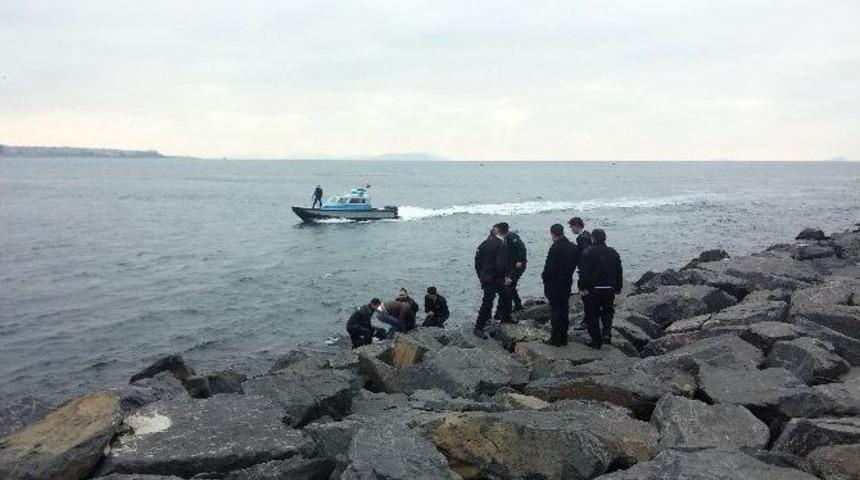 Cankurtaran&nbsp;sahilinde Ceset Bulundu