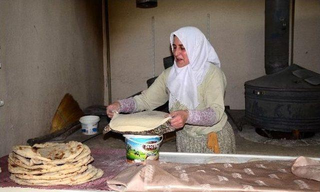 Bitlis’te Tandır Ekmeğine Rağbet