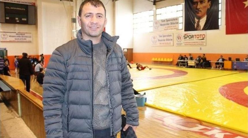 Niğdeli G&uuml;reş&ccedil;iler Yozgat M&uuml;sabakalarından Umutlu