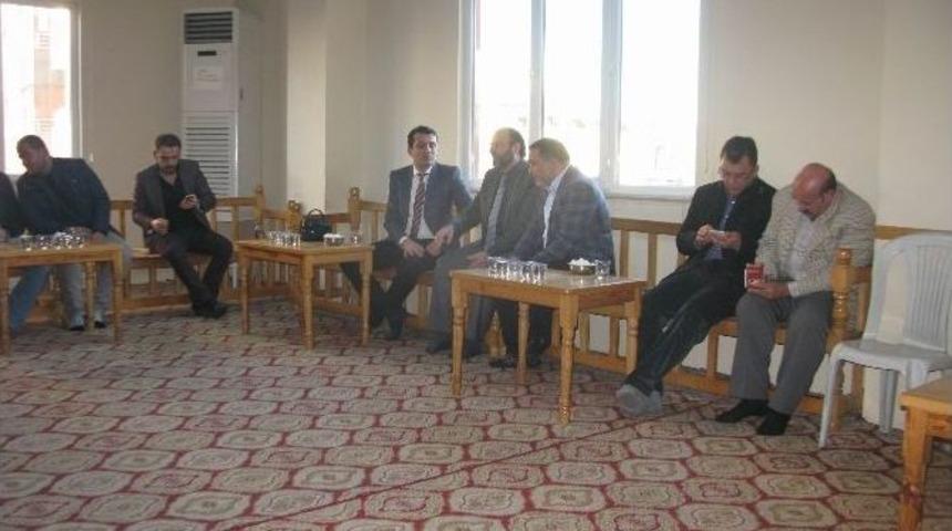 İl M&uuml;ft&uuml;s&uuml; Ve Vali Yardımcısından &Ouml;ncel Ailesine Taziye Ziyareti