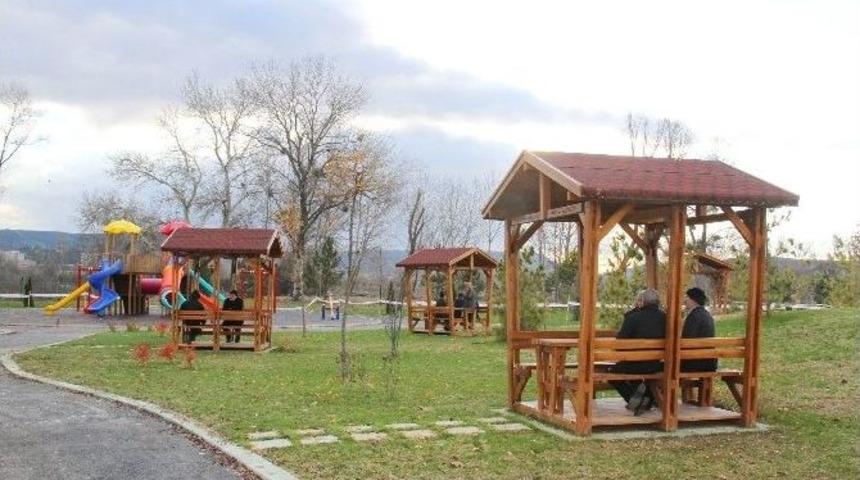 &Ccedil;ocuklar Gibi Sevindiler