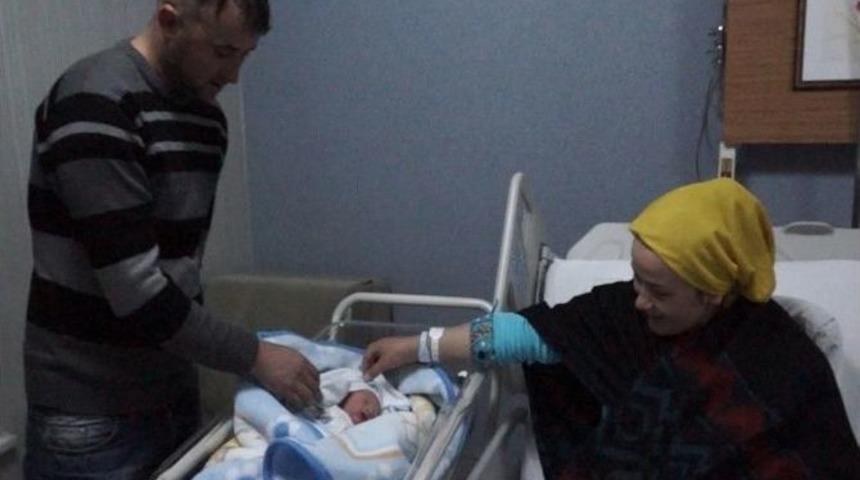 T&uuml;p Bebek İle 10 Yıl Sonra Bebek Sevinci