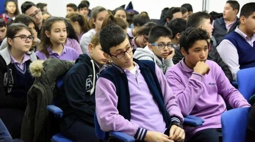 Aliağa&rsquo;da &Ouml;ğrenciler Meslekler Hakkında Bilgi Aldı