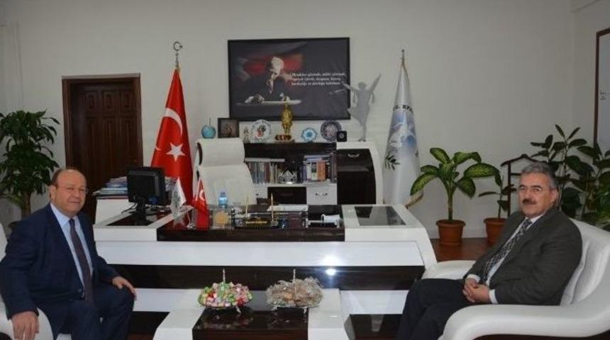 Vali Ayyıldız&rsquo;dan Efeler Belediye Başkanı &Ouml;zakcan&rsquo;a Ziyaret