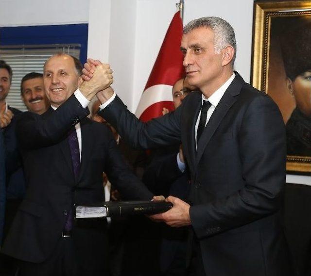 Trabzonspor’un Yeni Başkanı Muharrem Usta, Mazbatasını Aldı