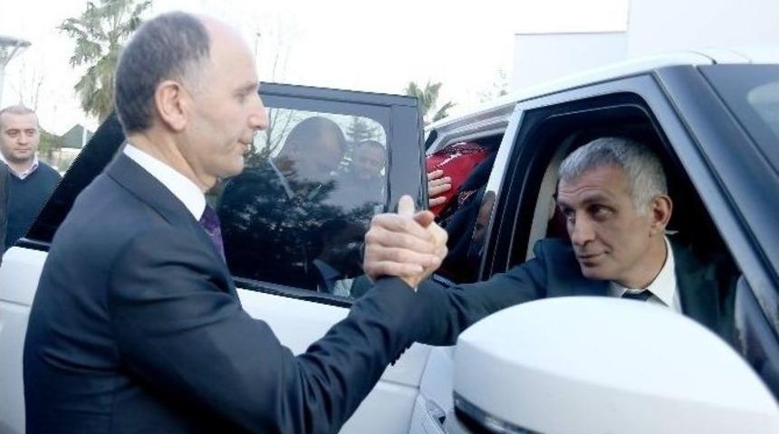 Usta, Hacıosmanoğlu&rsquo;nu Alkışlayarak Uğurladı