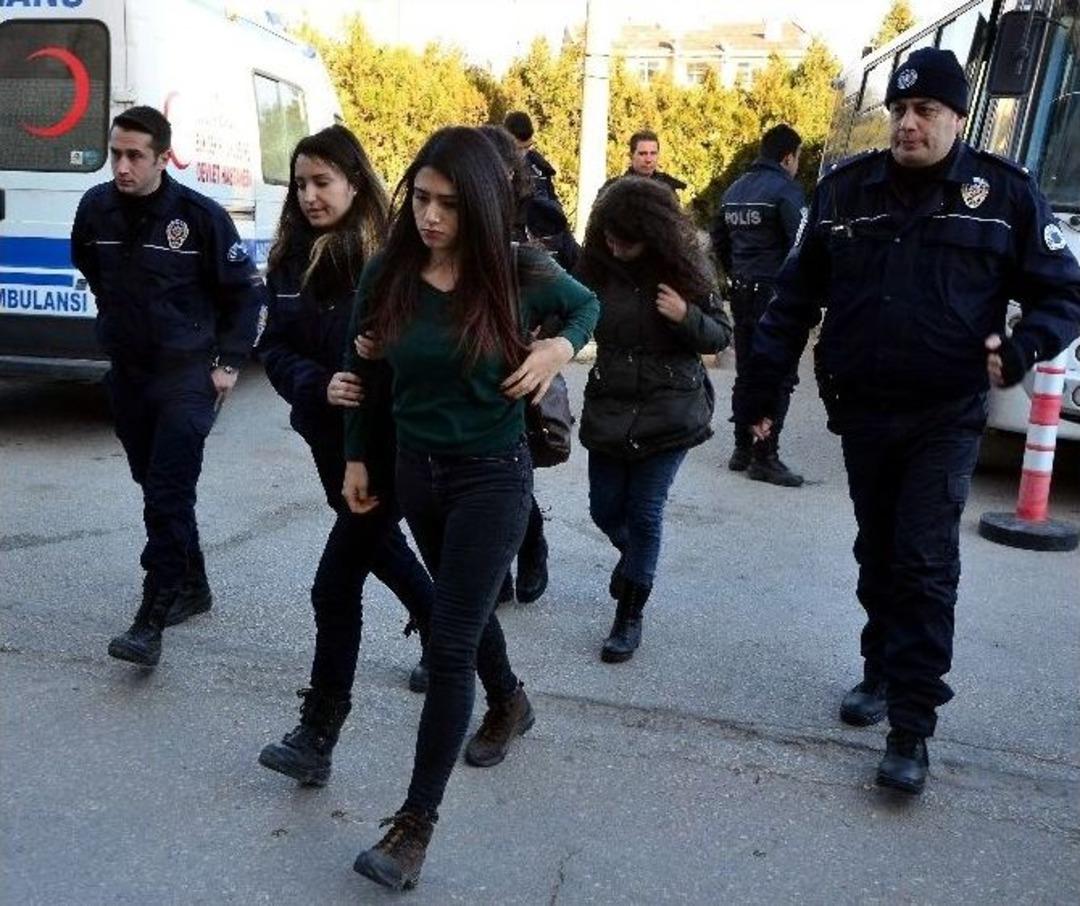 G&ouml;zaltına Alınan &Ouml;ğrenci: &ldquo;ilk Alınışımız Değil, Ne Yapılacağını Biliyoruz&rdquo;