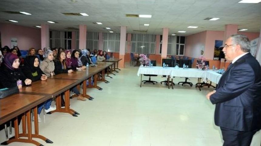 Vali Nayir, "kariyer" Sohbetlerinde &Ouml;ğrencilerle Buluştu