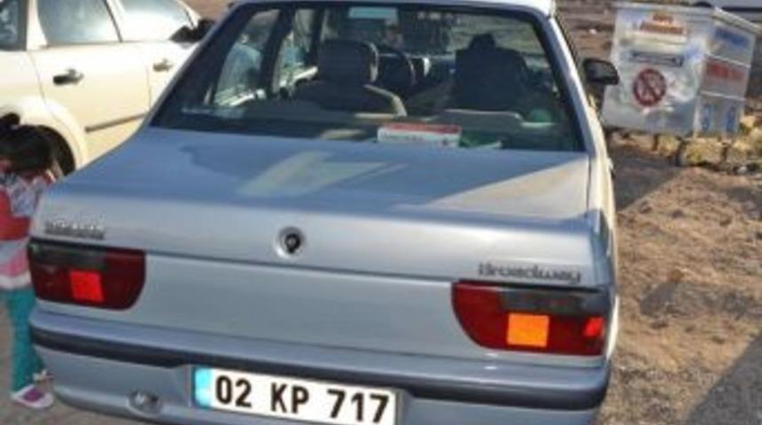 Park Halindeki Otomobilden &Ccedil;anta &Ccedil;alındı