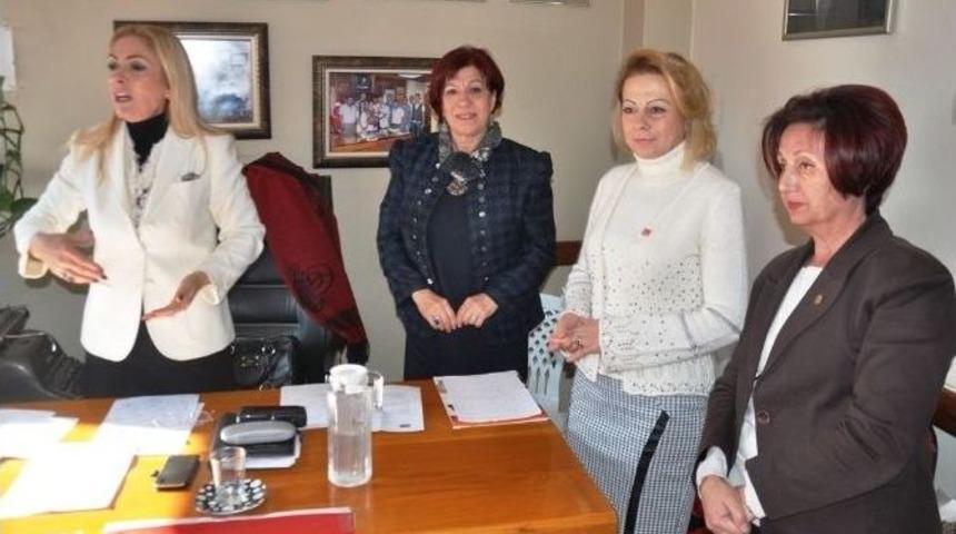 &Ouml;demiş Chp&rsquo;nin Kadın Kolları Başkanı G&uuml;ven Tazeledi