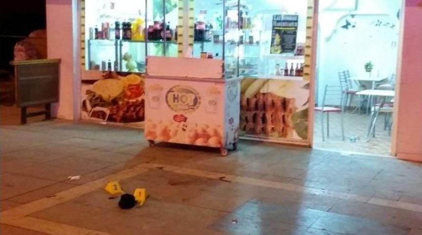 Alacaklısı Olduğu Karı Kocaya Kurşun Yağdırdı