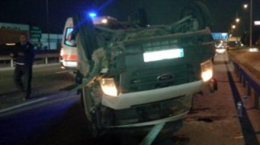 İş&ccedil;i Servisi Takla Attı: 1 &Ouml;l&uuml;, 7 Yaralı