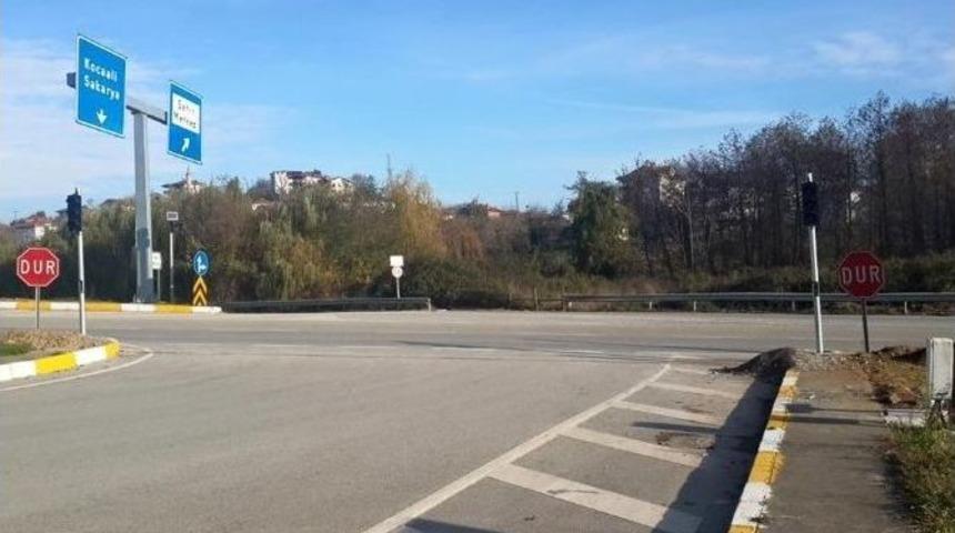 Barbaros Kavşağına Trafik Işıkları Kuruldu