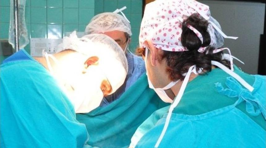 Ameliyatlarda D&uuml;nya Standartlarında Başarı Y&uuml;zdesi