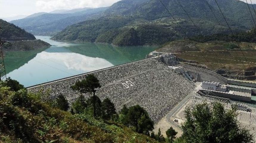 Hes&rsquo;ler Doğuda Enerji &Uuml;retmeye Devam Ediyor&hellip;