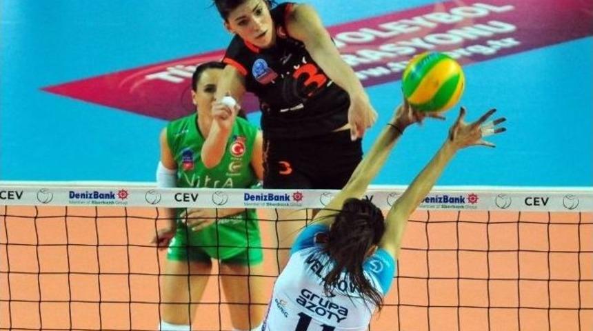 Eczacıbaşı Vitra, Polonya Deplasmanında