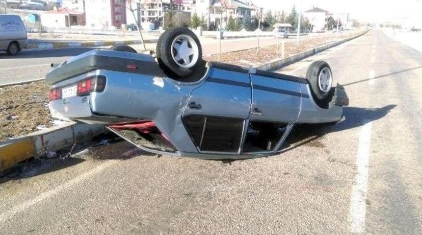 Kelkit&rsquo;te Otomobil Ters D&ouml;nd&uuml;: 1 Yaralı